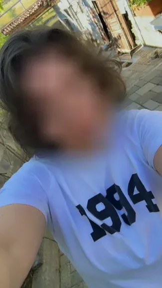 Amira, 32