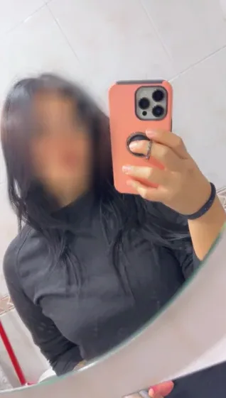 Claudia, 30