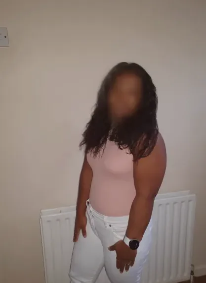 Fabienne, 24