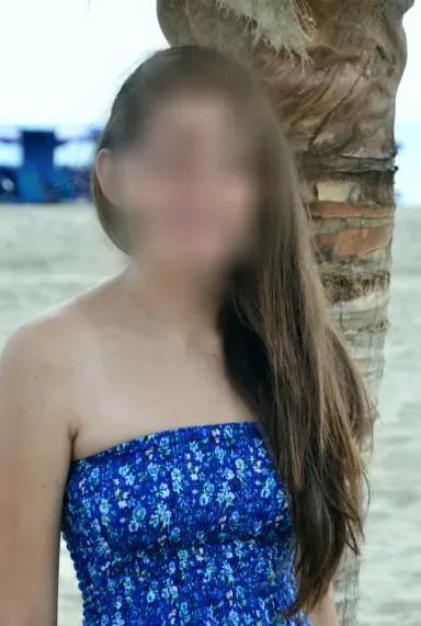 Helena, 28