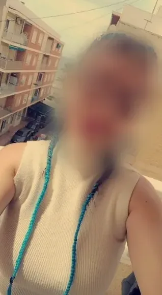 Kira, 32