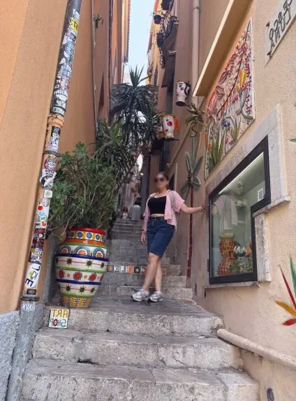Klara, 35