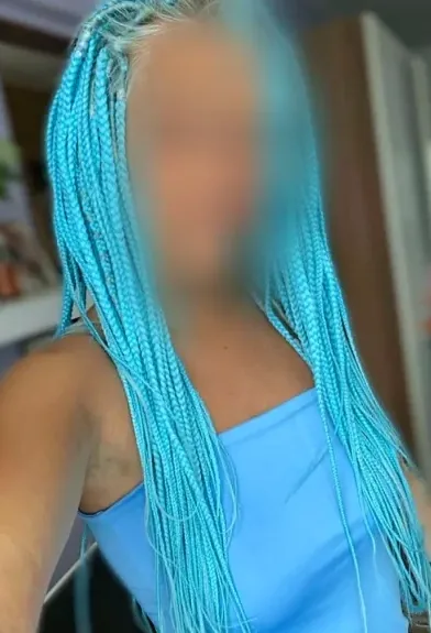 Larissa, 33