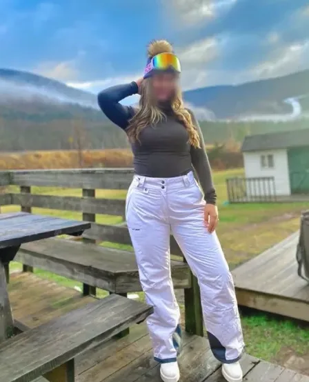 Larissa, 37