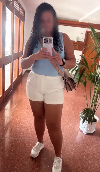 Luisa, 33