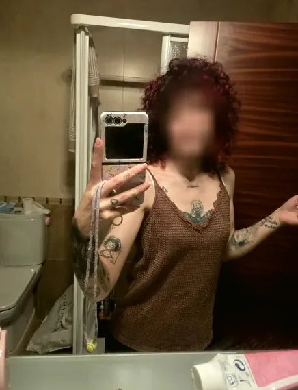 Nicole, 36