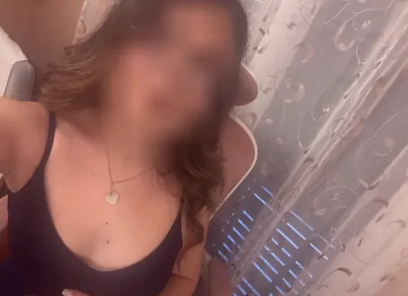 Pauline, 25