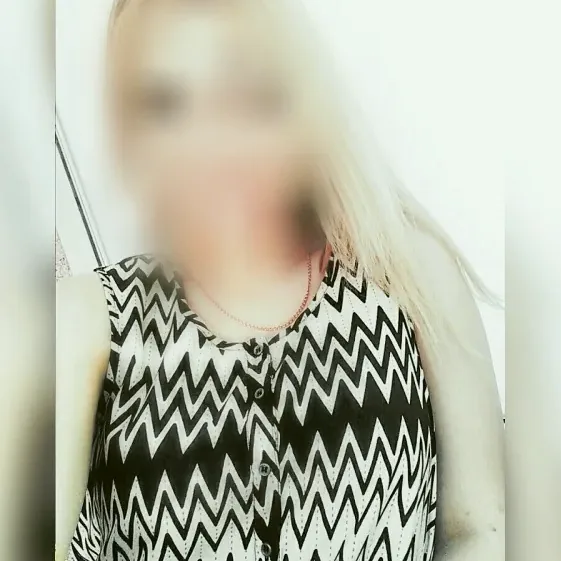Vanessa, 29