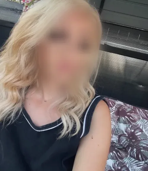 Vivien, 30